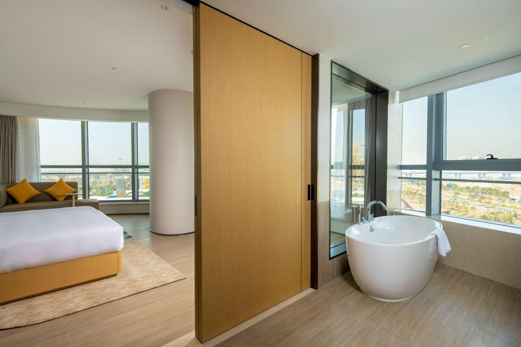 Hilton Garden Inn Zhuhai Hengqin Sumlodol Park Exterior photo