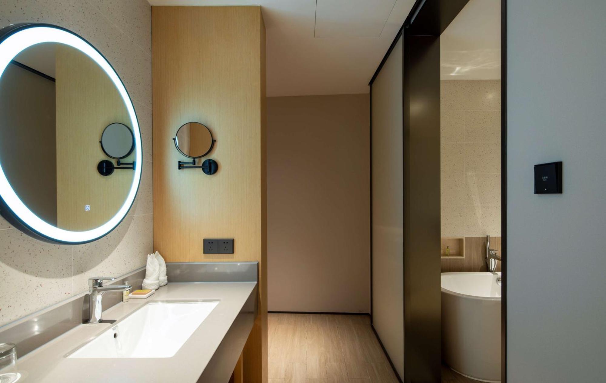 Hilton Garden Inn Zhuhai Hengqin Sumlodol Park Exterior photo